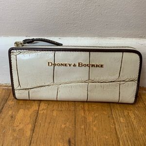 Dooney and Bourke wallet